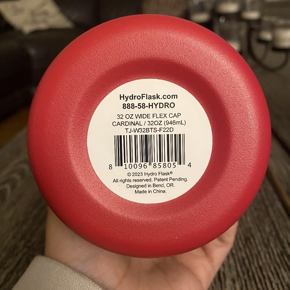 32oz Hydroflask - Picture 3 of 3